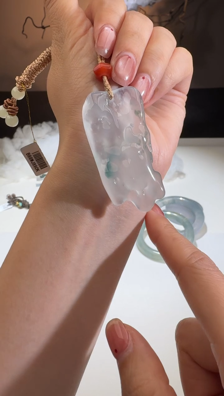 【闪购商品】翡翠颈饰未镶嵌【舒雅】