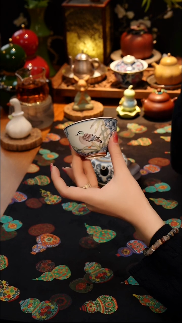 茶器青花斗彩主人杯一个