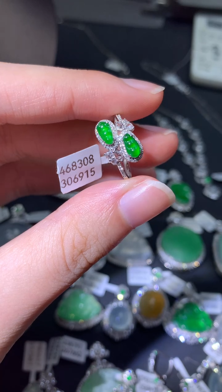 吊坠(不含链)18K金镶嵌翡翠戒指