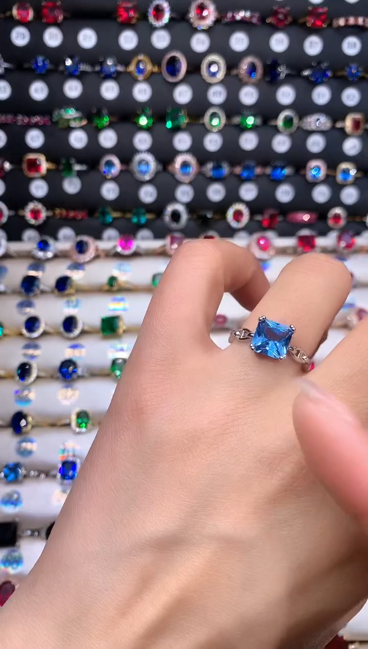 【闪购商品】蓝宝石戒指银S925镶嵌8天空蓝白