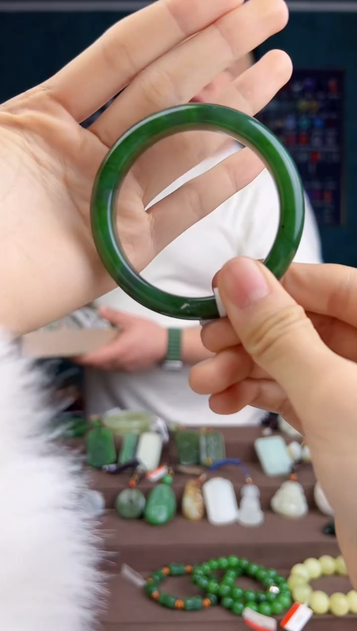 【闪购商品】和田玉手镯未镶嵌拍一发一 多样性发货圈口备注52.5