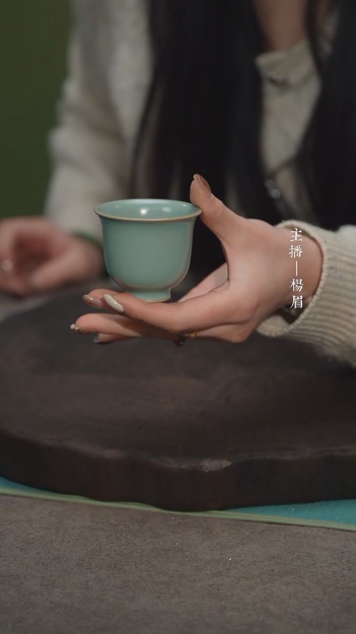 【闪购商品】铃铛杯（君子老师章款）-眉