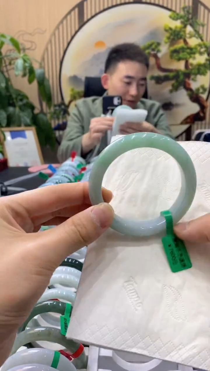 【闪购商品】翡翠手镯未镶嵌000010895