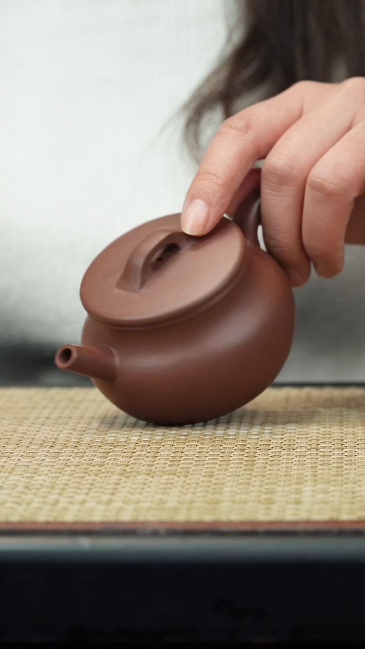 【闪购商品】紫砂茶壶底槽清汉古150c