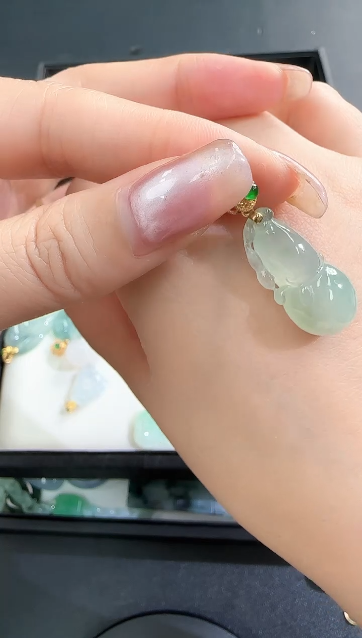 【闪购商品】翡翠颈饰18K金镶嵌250213206