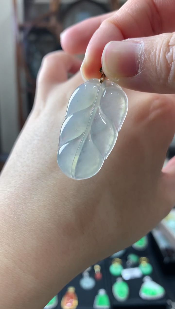 【闪购商品】翡翠吊坠(不含链)18K金镶嵌挂件