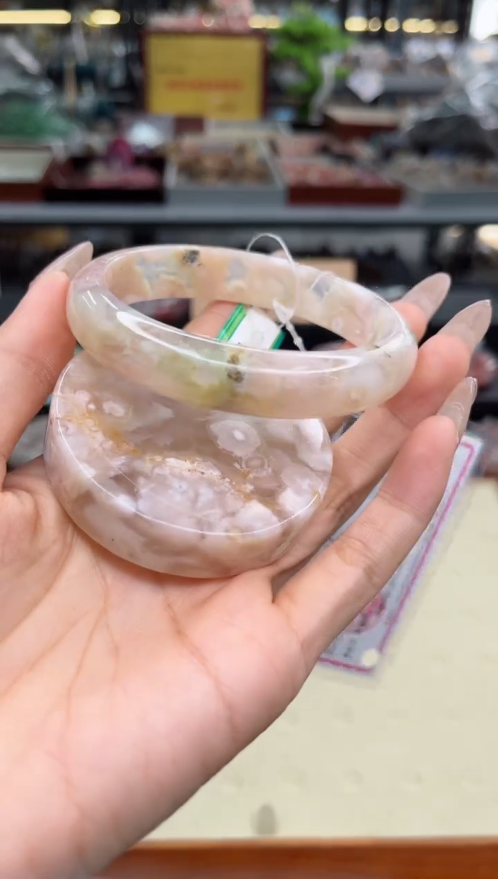 【闪购商品】石英质玉手镯未镶嵌62圈口（赠品镯心）6507592