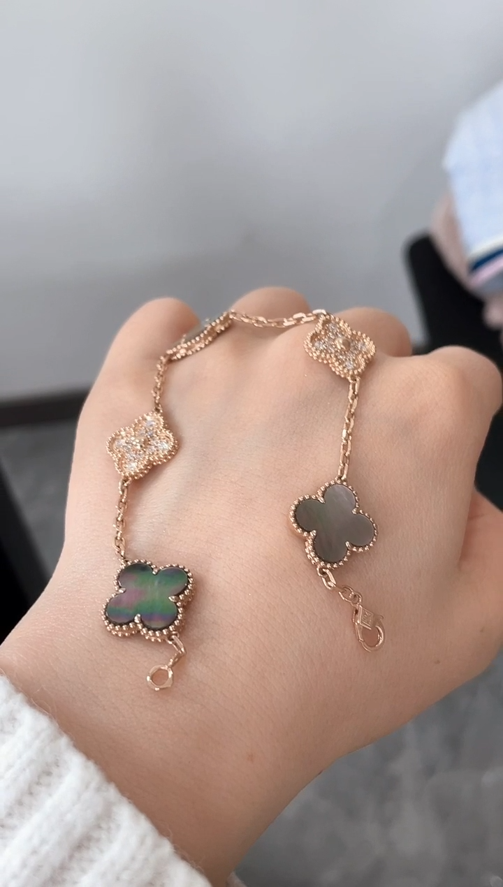 【闪购商品】钻石手链18K金镶嵌【kk珠宝】红灰隔钻五花手链