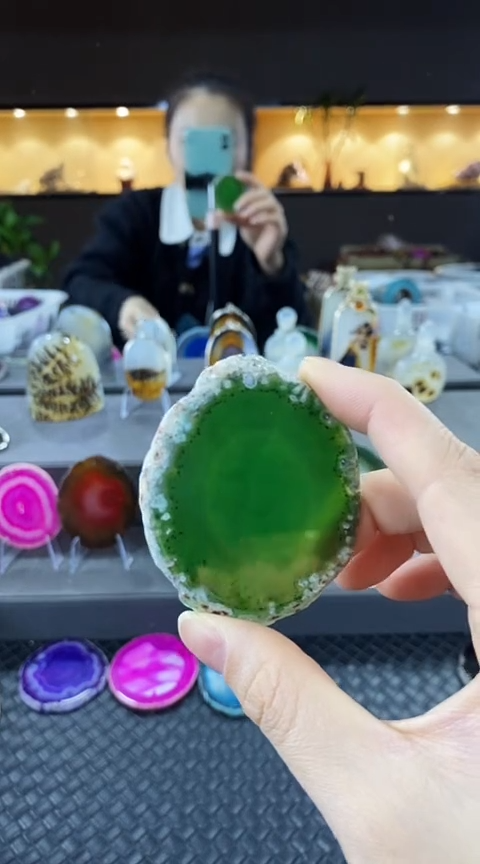 未镶嵌颈饰玛瑙/玉髓绿**荫玛瑙