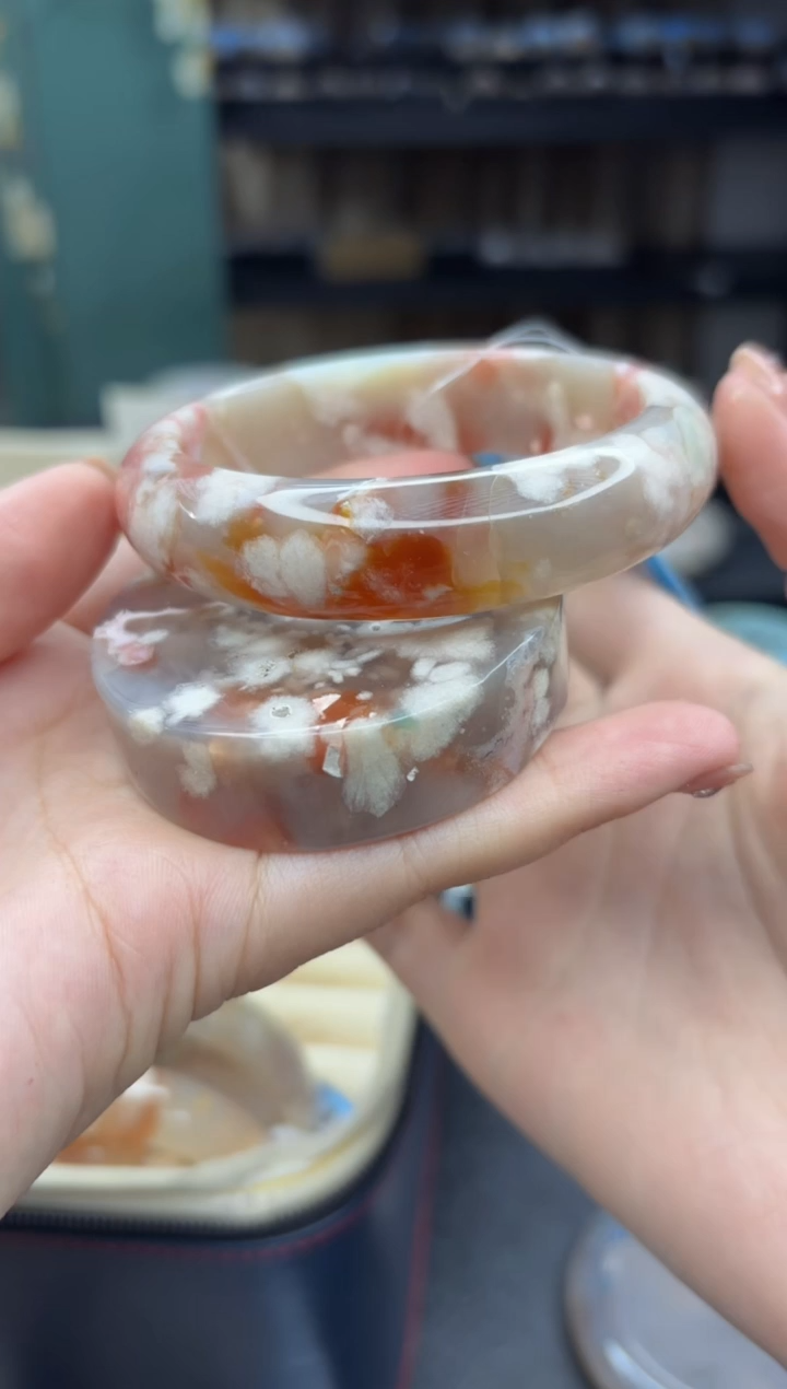 【闪购商品】石英质玉手镯未镶嵌541（59圈赠送镯心）