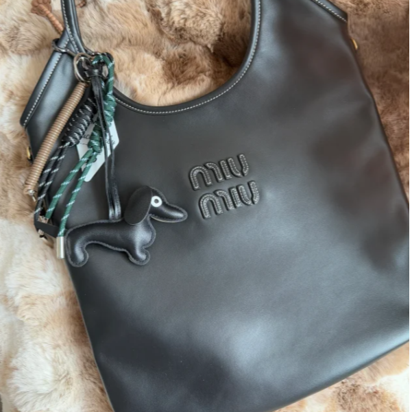 99新 MIU MIU/缪缪 花花活动 IVY Tote托特包 35 黑色 金扣