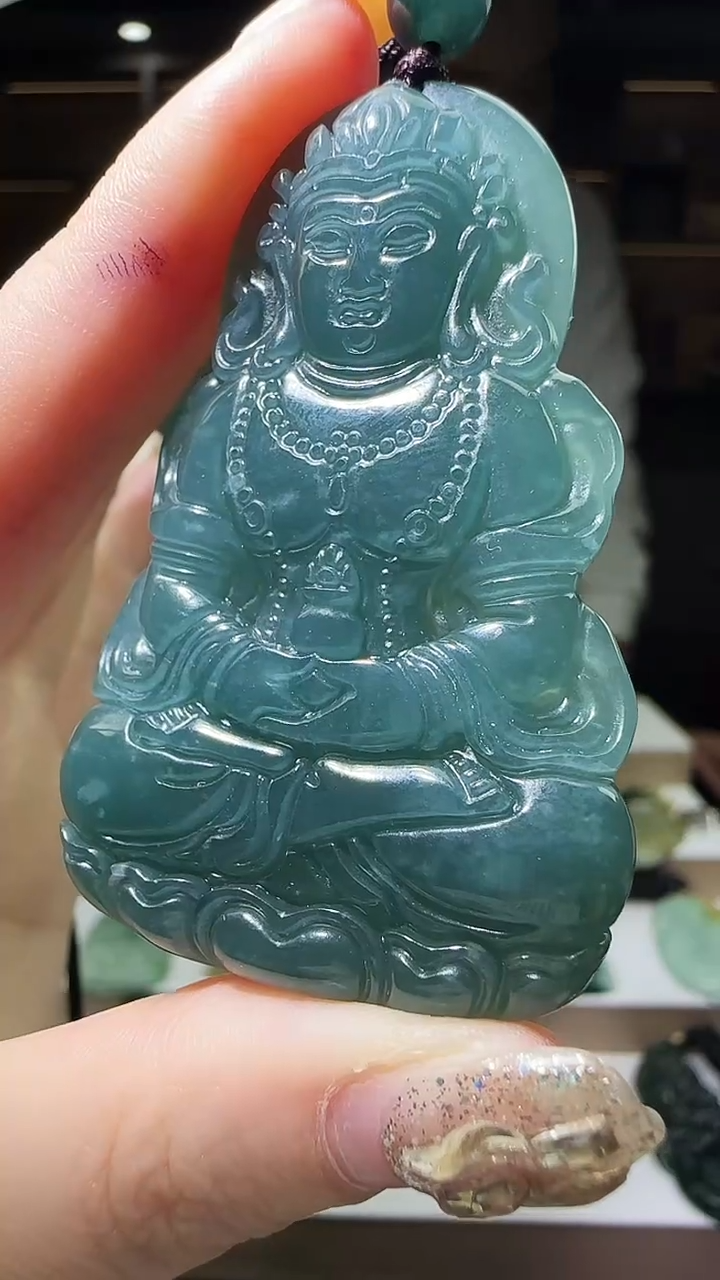 颈饰未镶嵌翡翠多样性发其一  度母