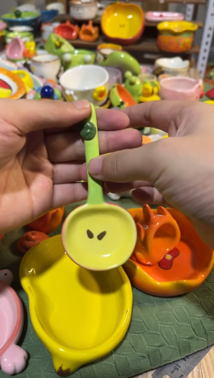 40手绘釉下彩微瑕陶瓷