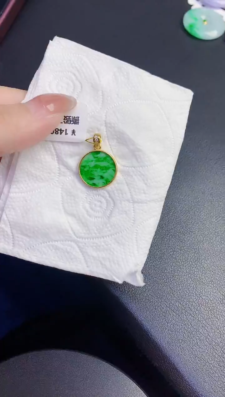 颈饰未镶嵌翡翠缅甸天然翡翠A货