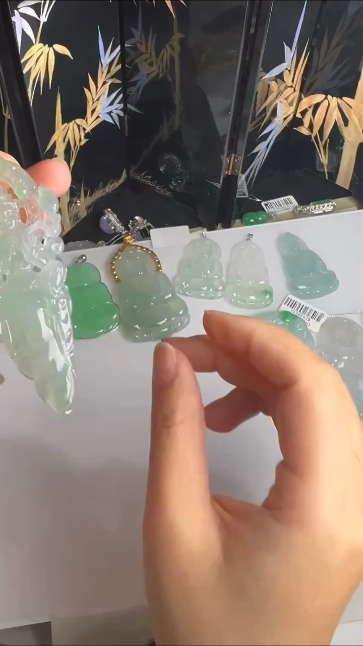 翡翠未镶嵌颈饰JJD0330123
