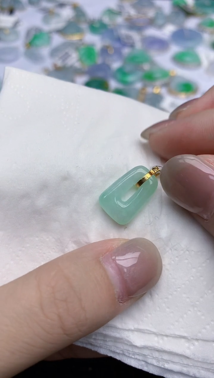 【闪购商品】翡翠颈饰18K金镶嵌天然翡翠A货