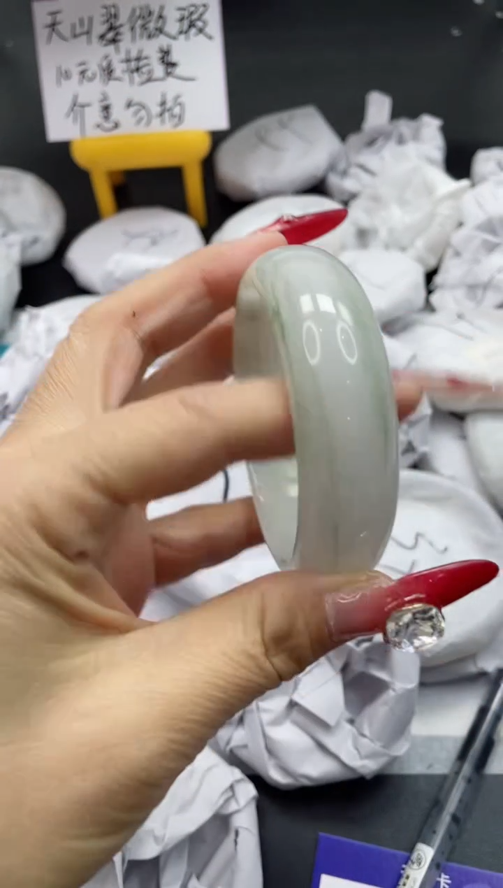 【闪购商品】石英质玉手镯未镶嵌16