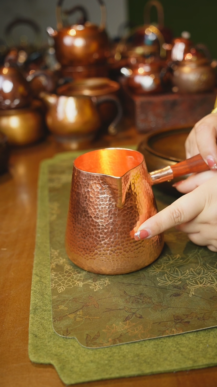 【闪购商品】木柄原色锤纹公道杯500毫升