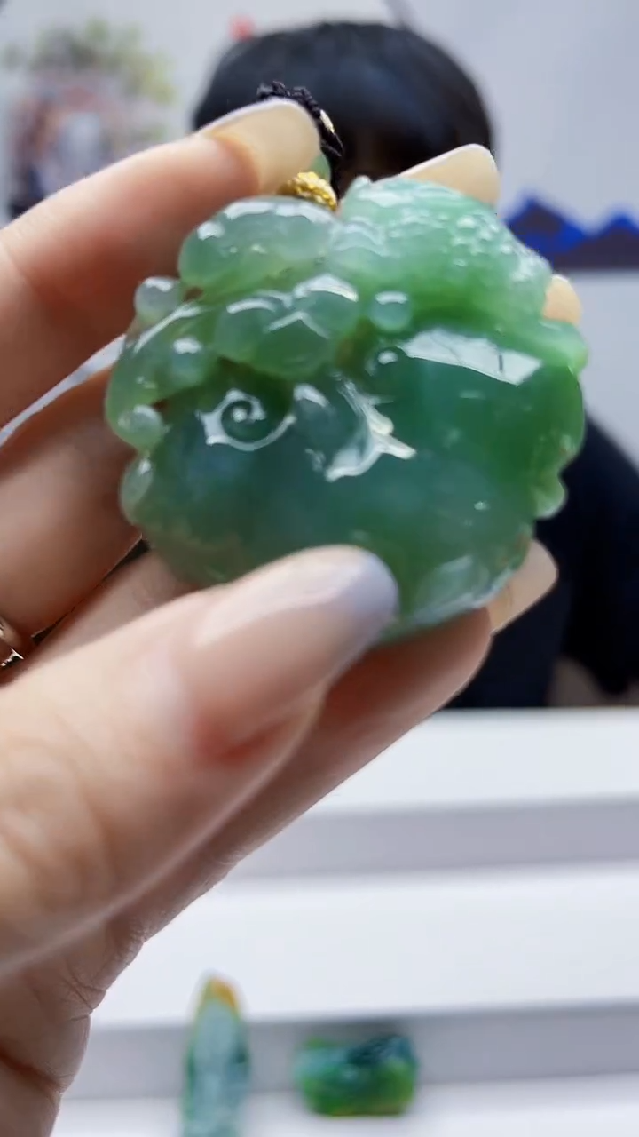 未镶嵌定制翡翠毛货挂件65