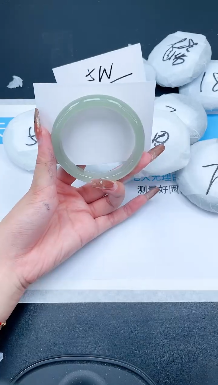 【闪购商品】石英质玉手镯未镶嵌409-59