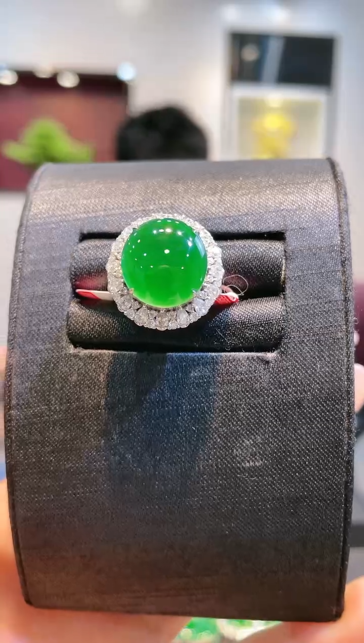 【闪购商品】翡翠颈饰18K金镶嵌A70天然A货翡翠戒指