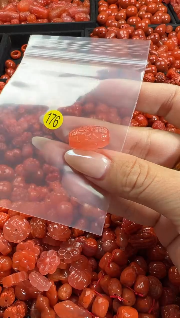 颈饰未镶嵌南红玛瑙1