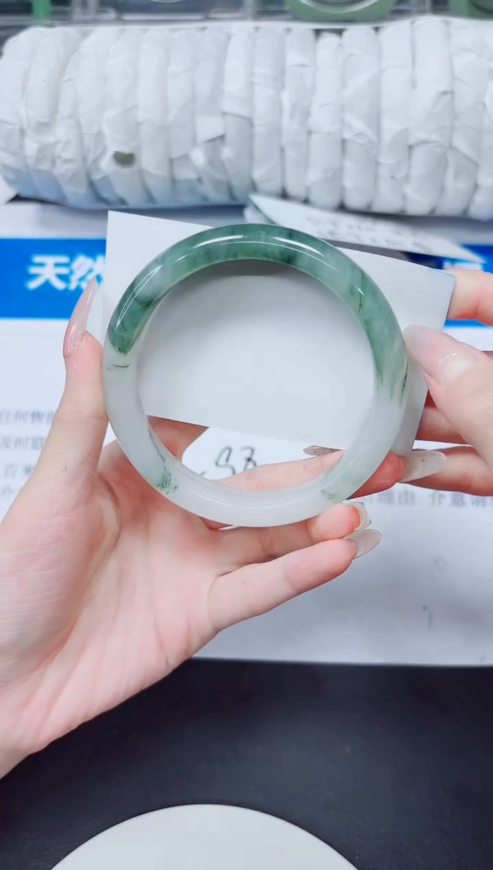 未镶嵌手镯石英质玉71/62.6