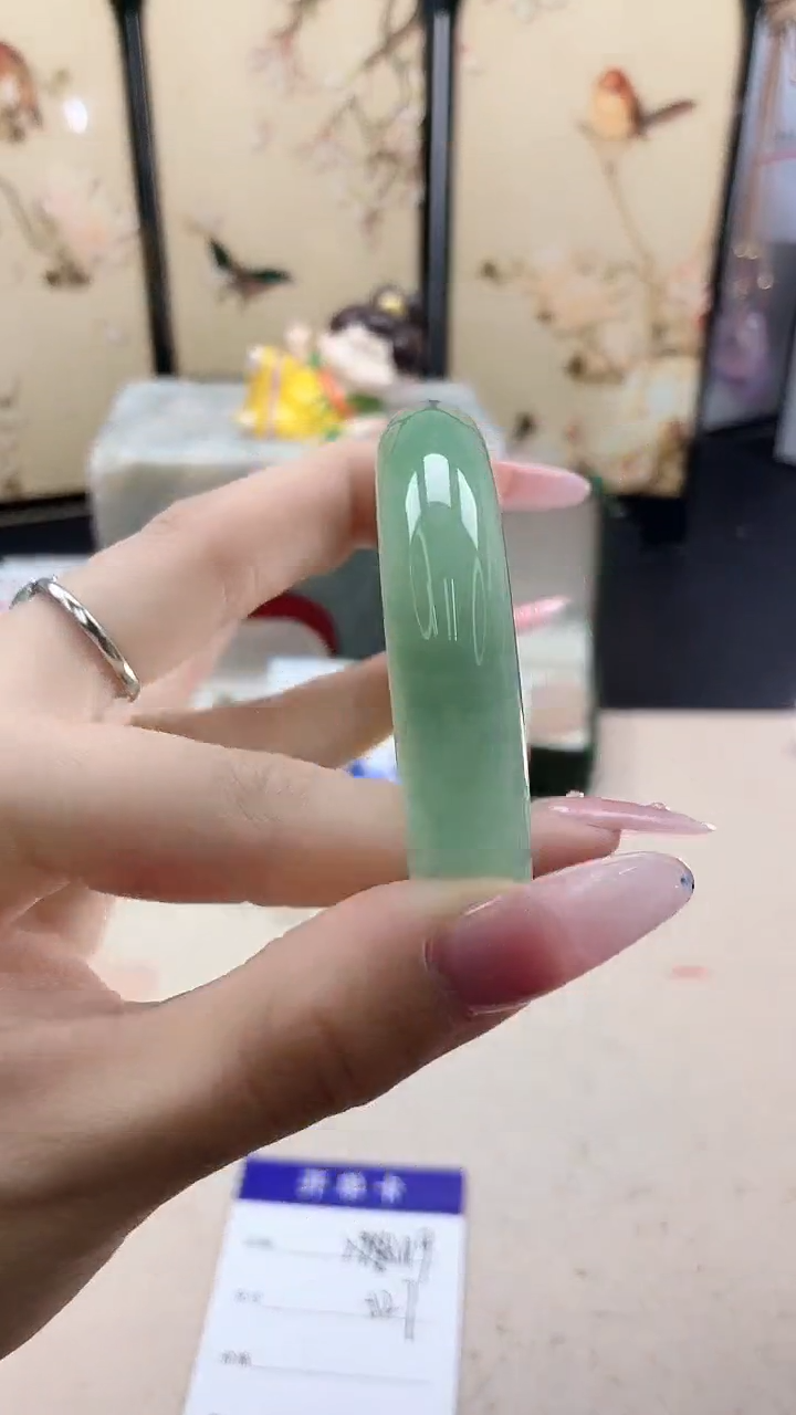 石英质玉手镯未镶嵌119/52.7