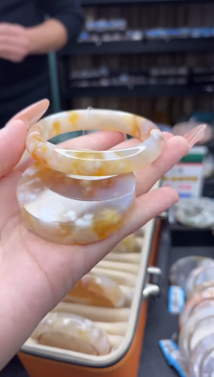 【闪购商品】石英质玉手镯未镶嵌558（54圈赠送镯心）