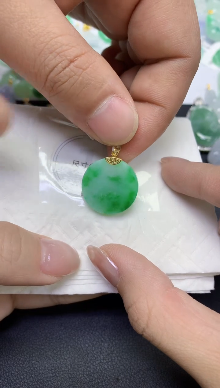 颈饰18K金镶嵌翡翠天然缅甸翡翠A货百元以上9元证书费自理