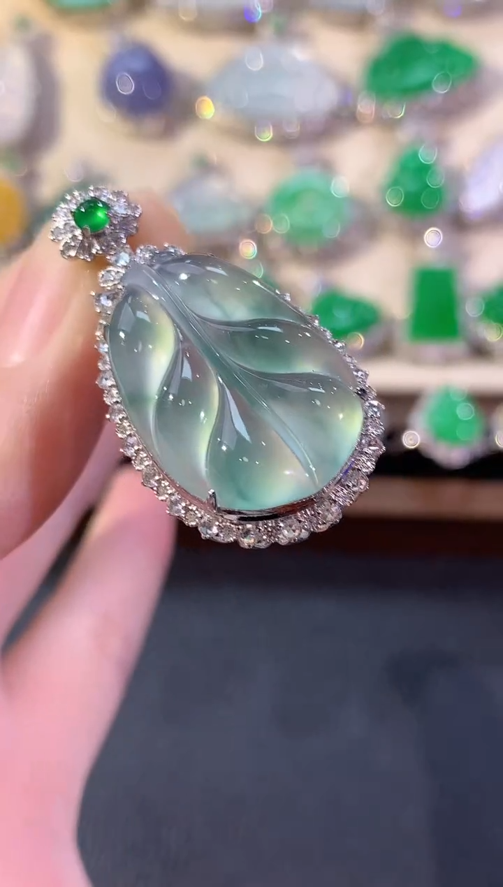 吊坠(不含链)18K金镶嵌翡翠冬日珠宝Q134