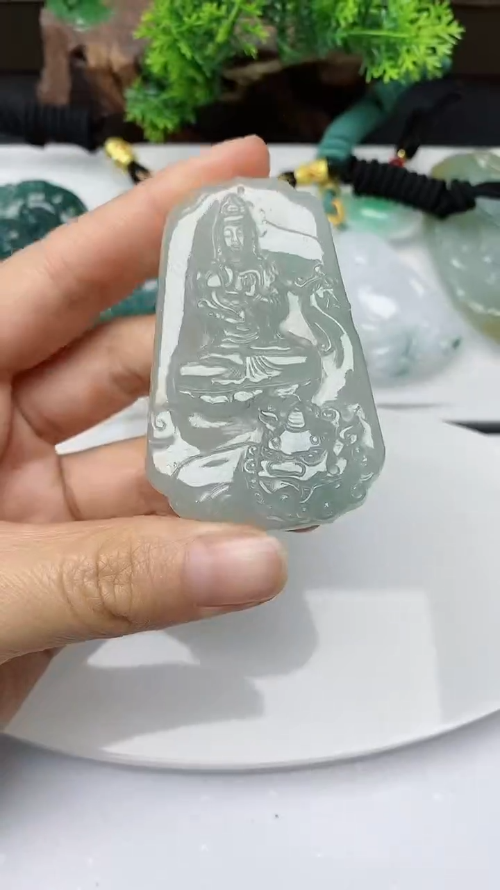 【闪购商品】翡翠颈饰未镶嵌        