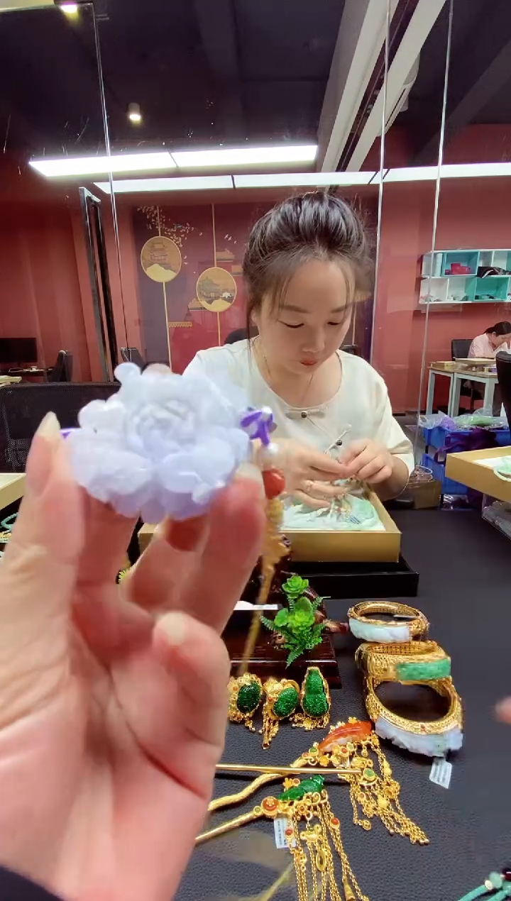 翡翠未镶嵌颈饰翡翠吊坠