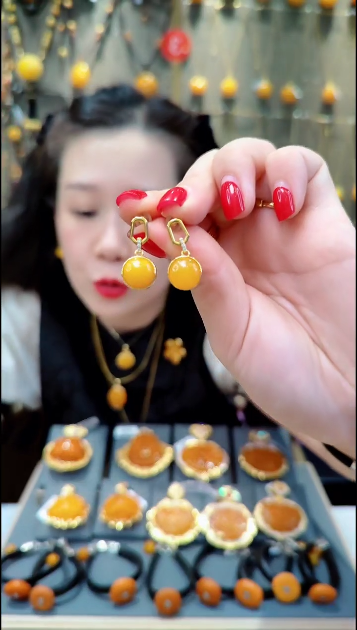 【闪购商品】蜜蜡耳饰银S925镀金镶嵌H285蜜蜡耳坠