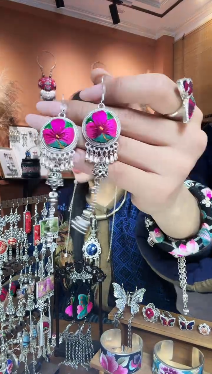 【闪购商品】刺绣纯手工民族风耳环