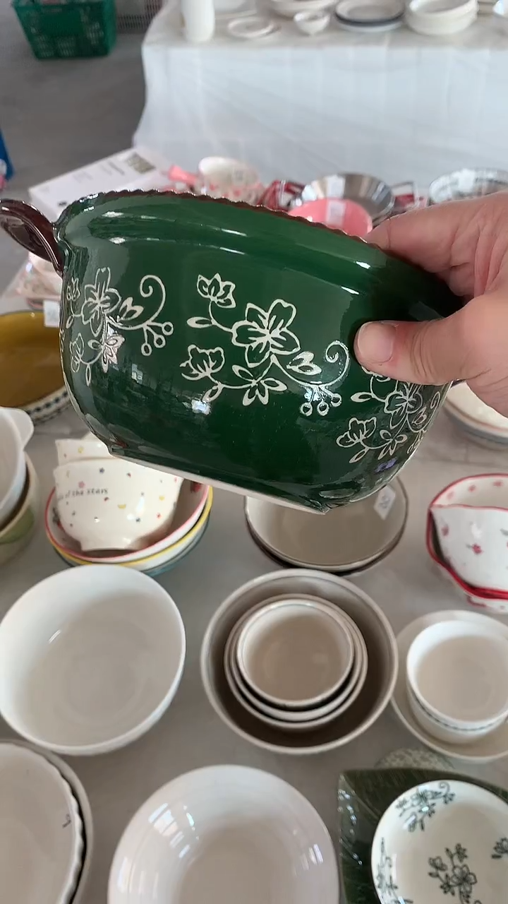 陶瓷叫***羊微瑕外贸绿色浮雕双耳汤锅