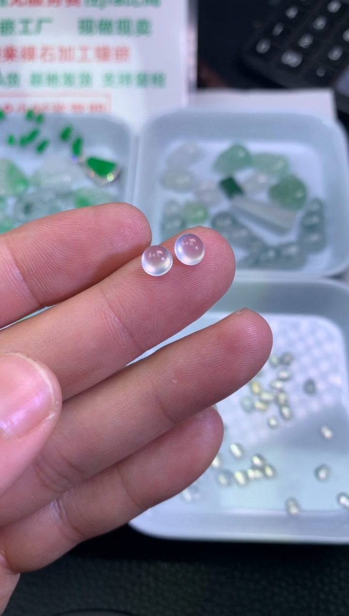 【闪购商品】定制翡翠未镶嵌蛋面一对