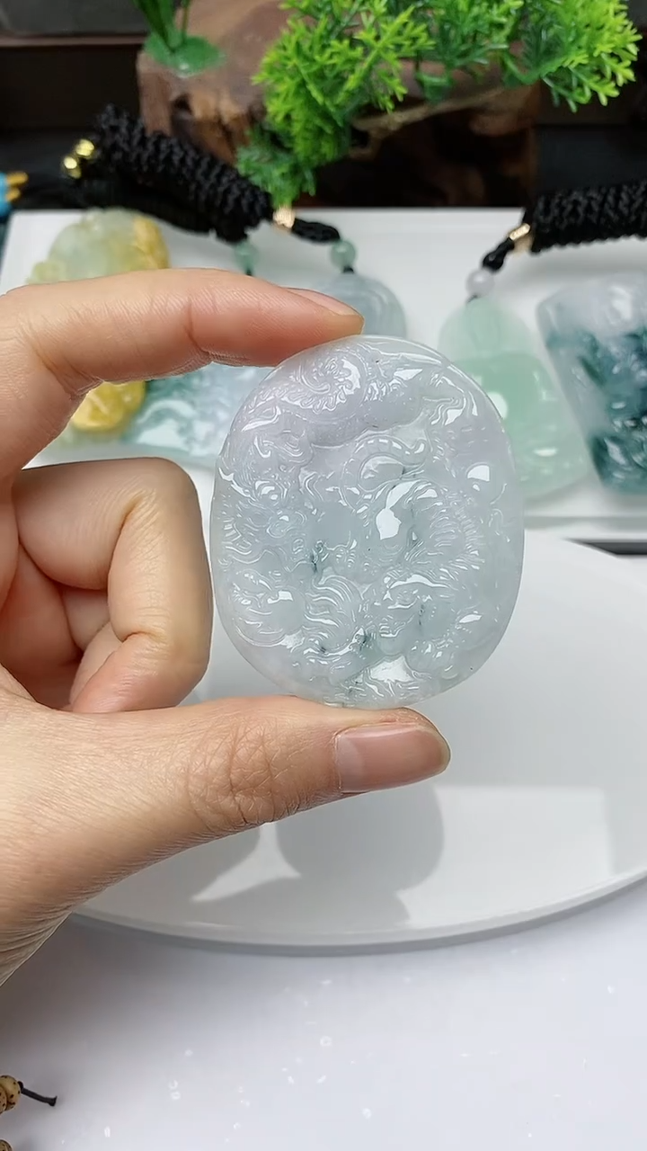 【闪购商品】翡翠颈饰未镶嵌        