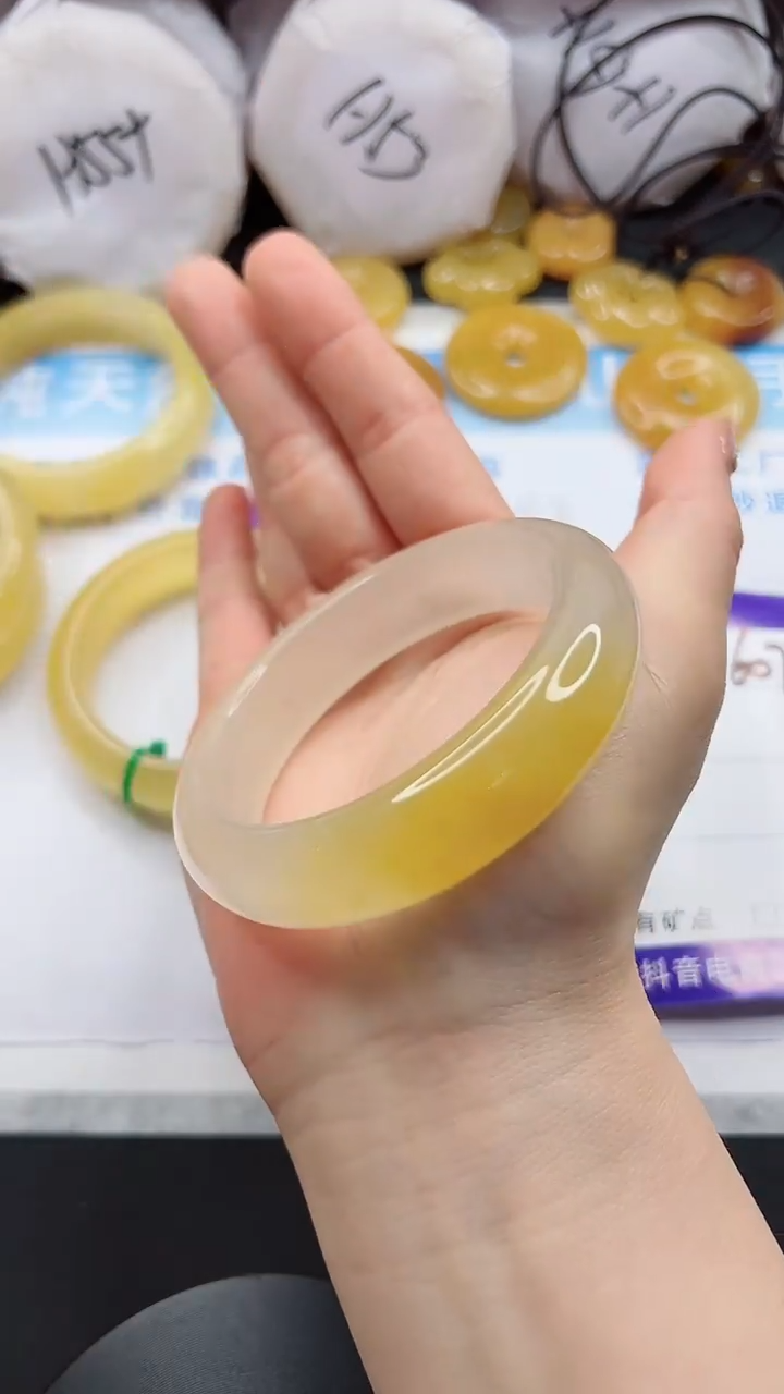 【闪购商品】石英质玉手镯未镶嵌607-57