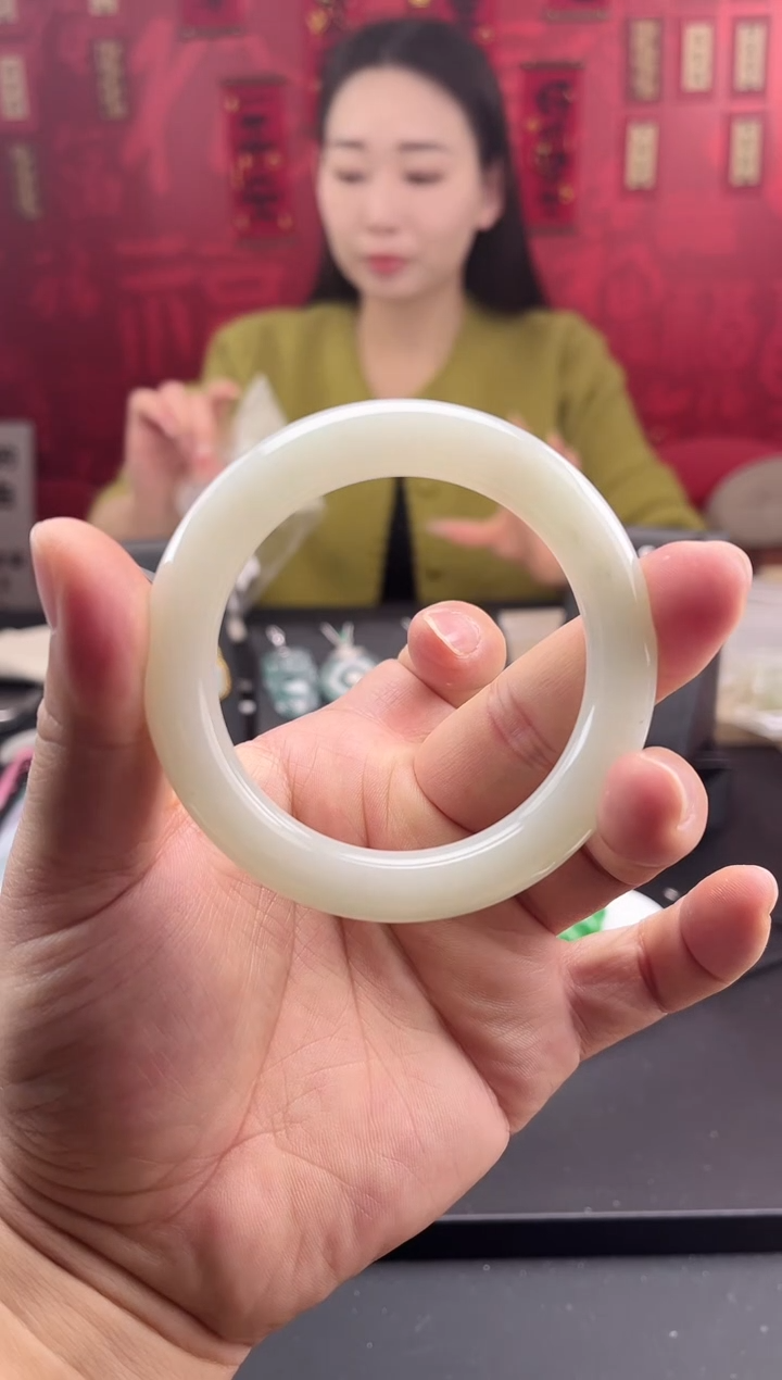 【闪购商品】翡翠手镯未镶嵌手镯
