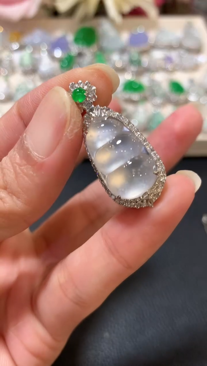 吊坠(不含链)18K金镶嵌翡翠z173  