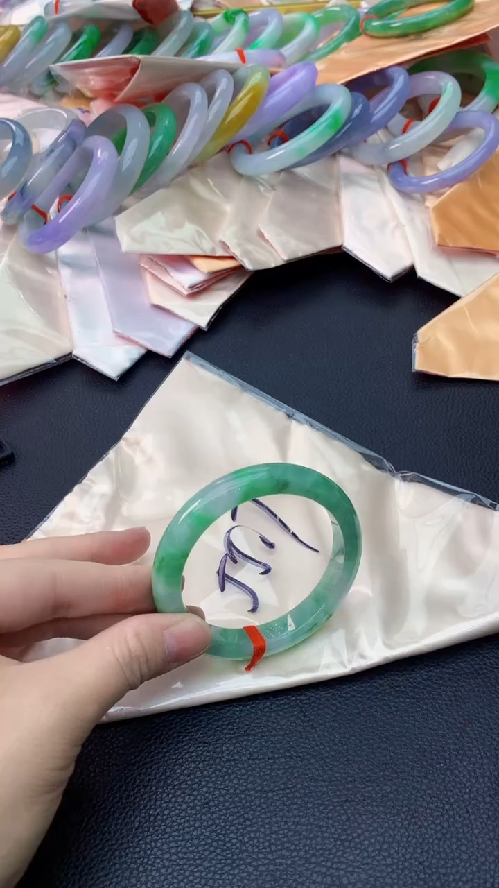 翡翠手镯未镶嵌0214153766