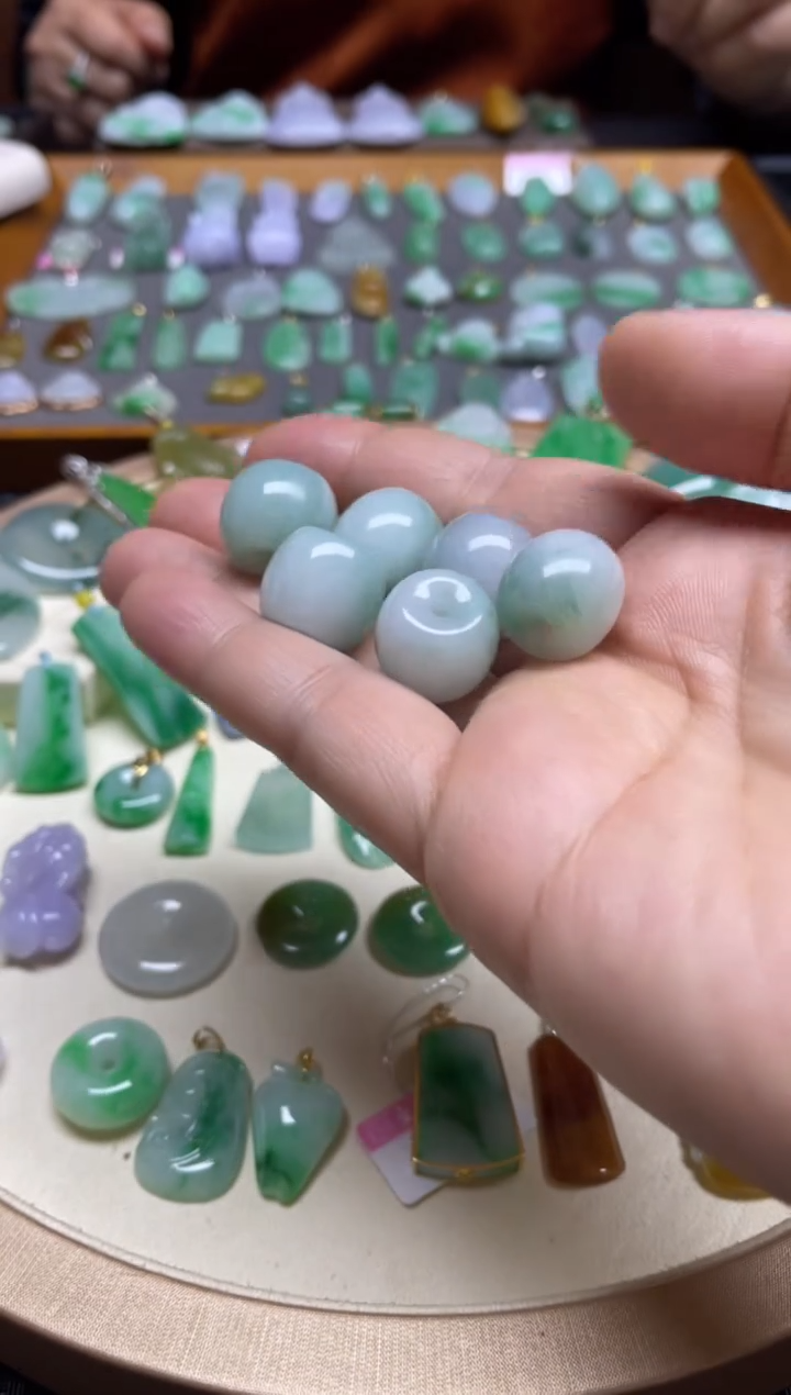 【闪购商品】翡翠颈饰未镶嵌路路通多样性发其一