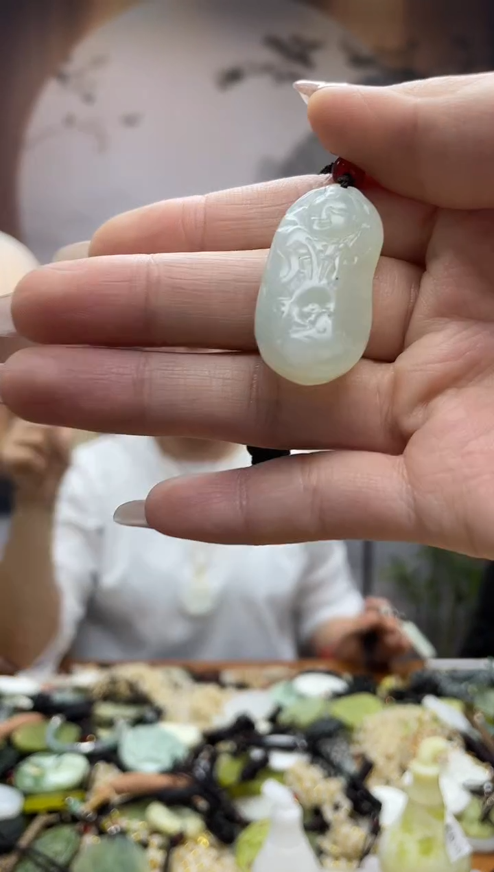 未镶嵌岫玉吊坠·