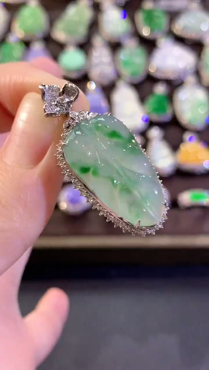 吊坠(不含链)18K金镶嵌翡翠冬日珠宝E9