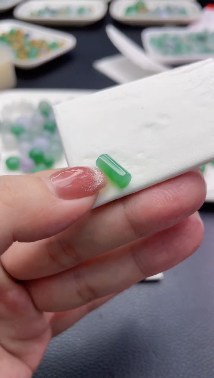 【闪购商品】定制翡翠未镶嵌珠子