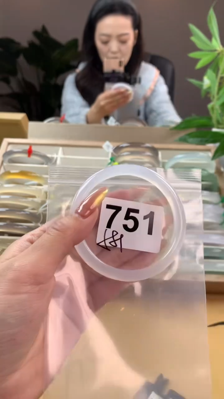 【闪购商品】玛瑙/玉髓手镯未镶嵌751