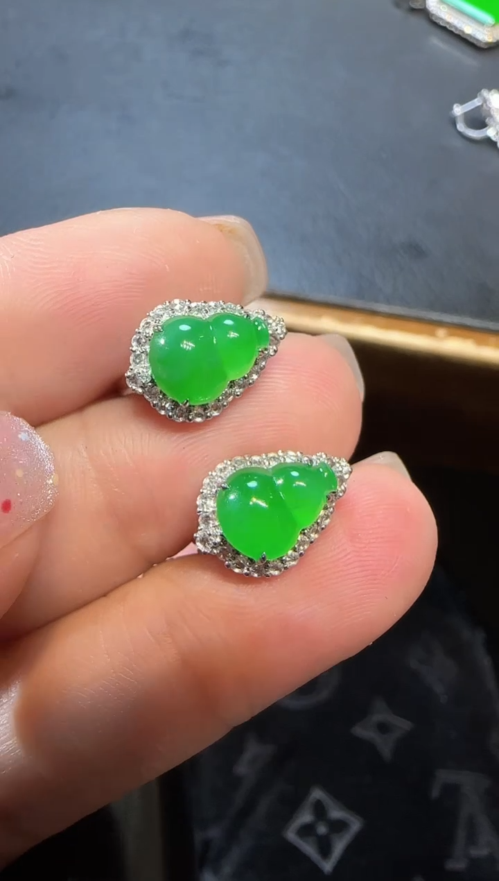 【闪购商品】翡翠耳饰18K金镶嵌葫芦