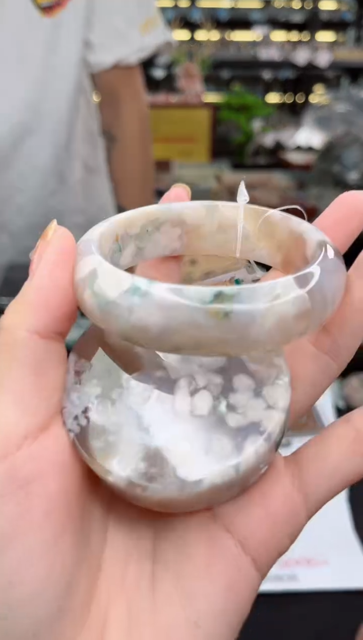 【闪购商品】石英质玉手镯未镶嵌58圈口（赠品镯心）3571267