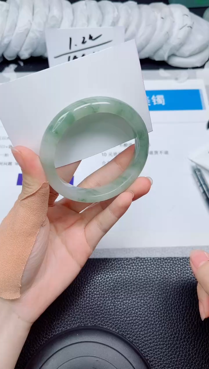 石英质玉手镯未镶嵌156-55